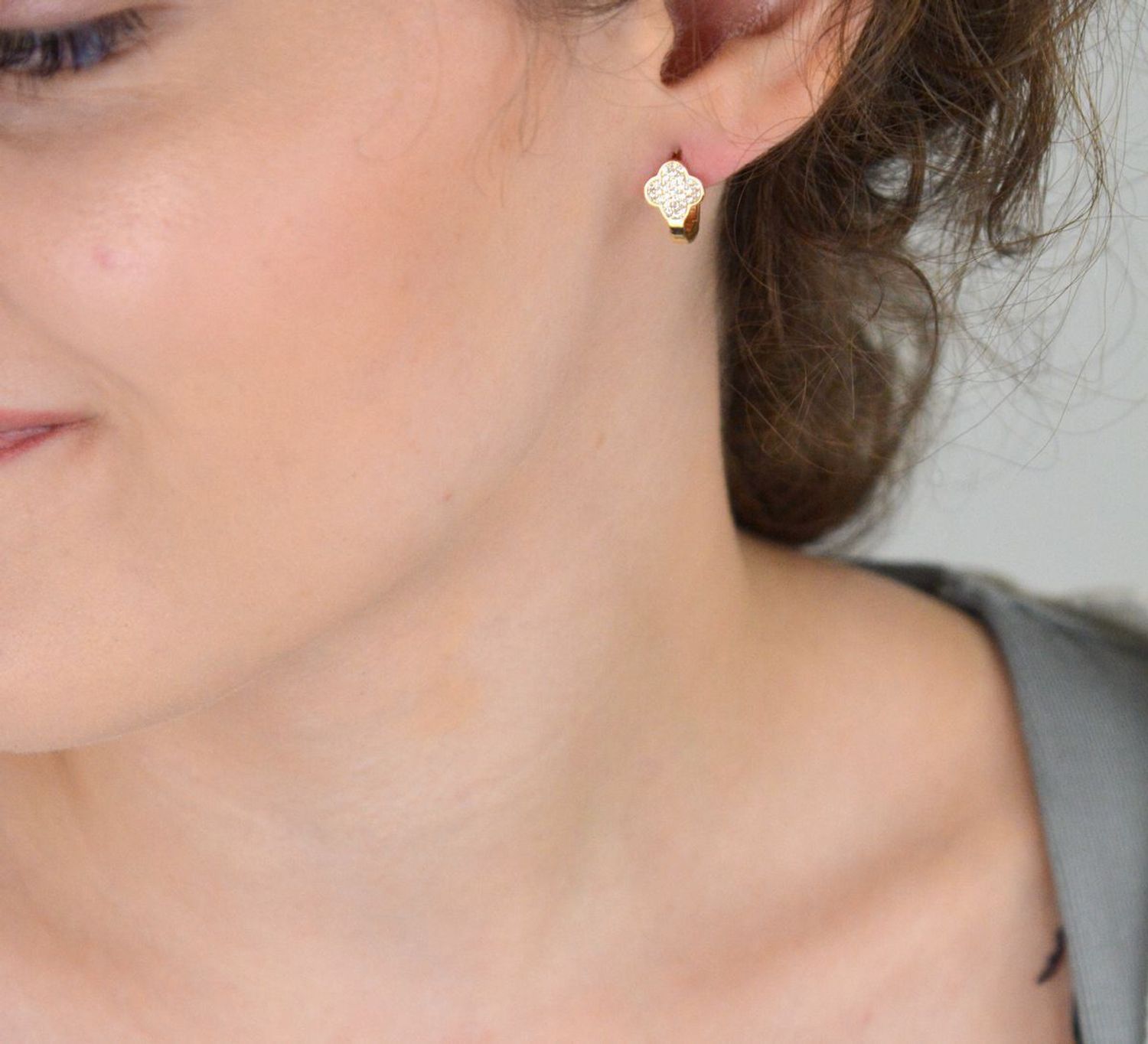 Złote kolczyki z cyrkoniami w kształcie kwiatu – angielskie zapięcie  14K  KL_8757A_585.jpg